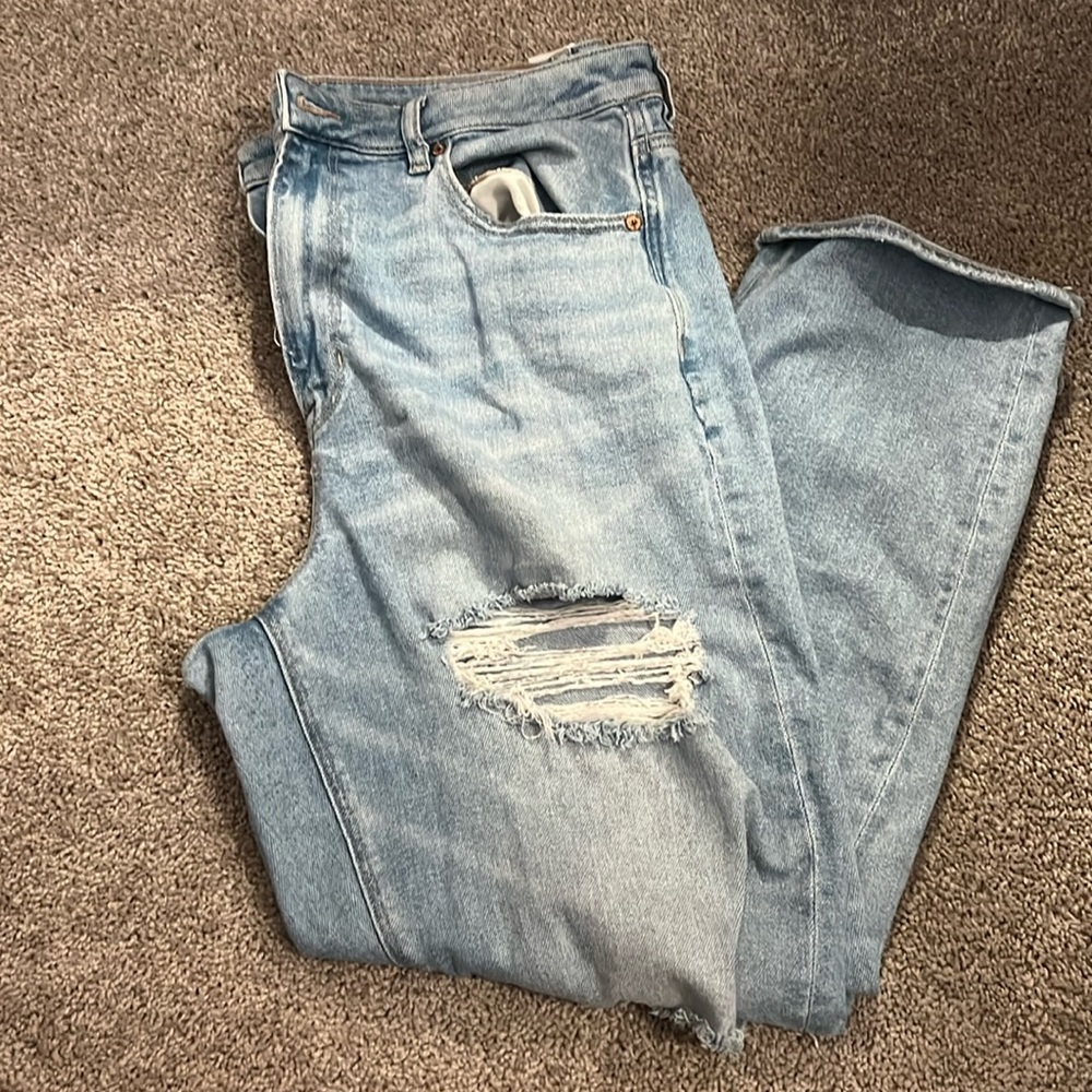 American Eagle Mom Jeans 16